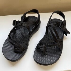Chaco Black Strappy Sandals Size 10 Adjustable Outdoor Hiking Comfort